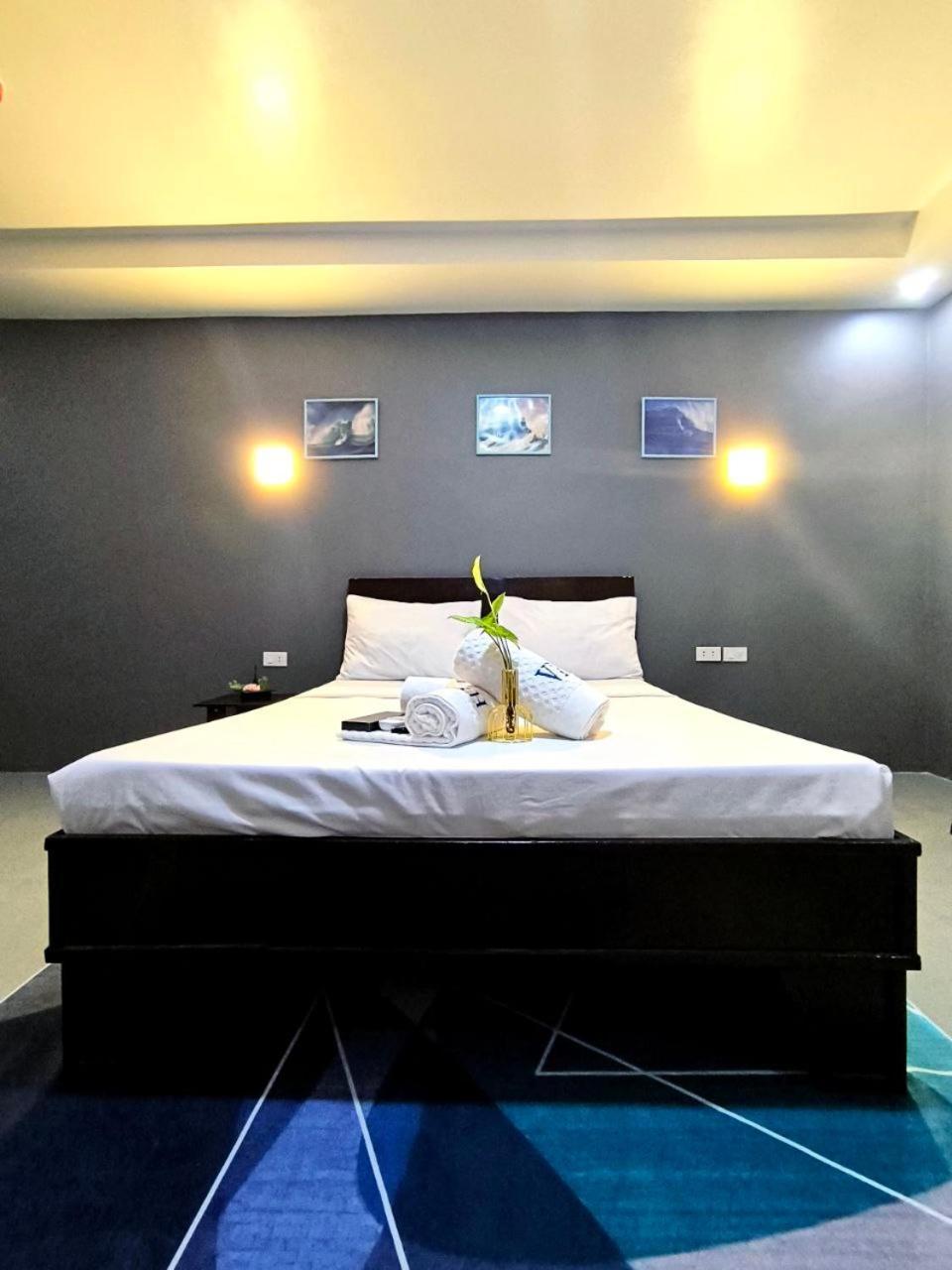 Vincent Resort Hotel Angeles Eksteriør billede