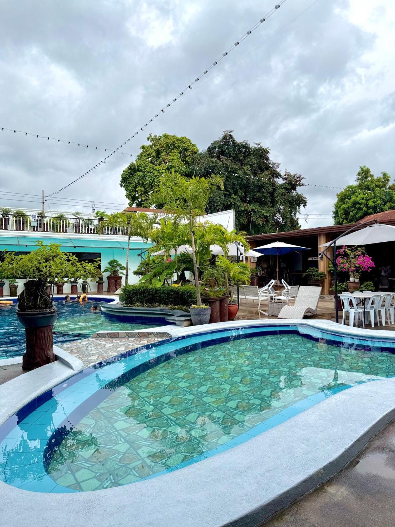 Vincent Resort Hotel Angeles Eksteriør billede